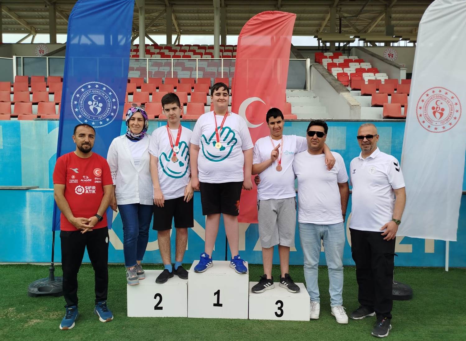 SOBE’nin Atletizm takımından tarihi başarı: 33 madalya