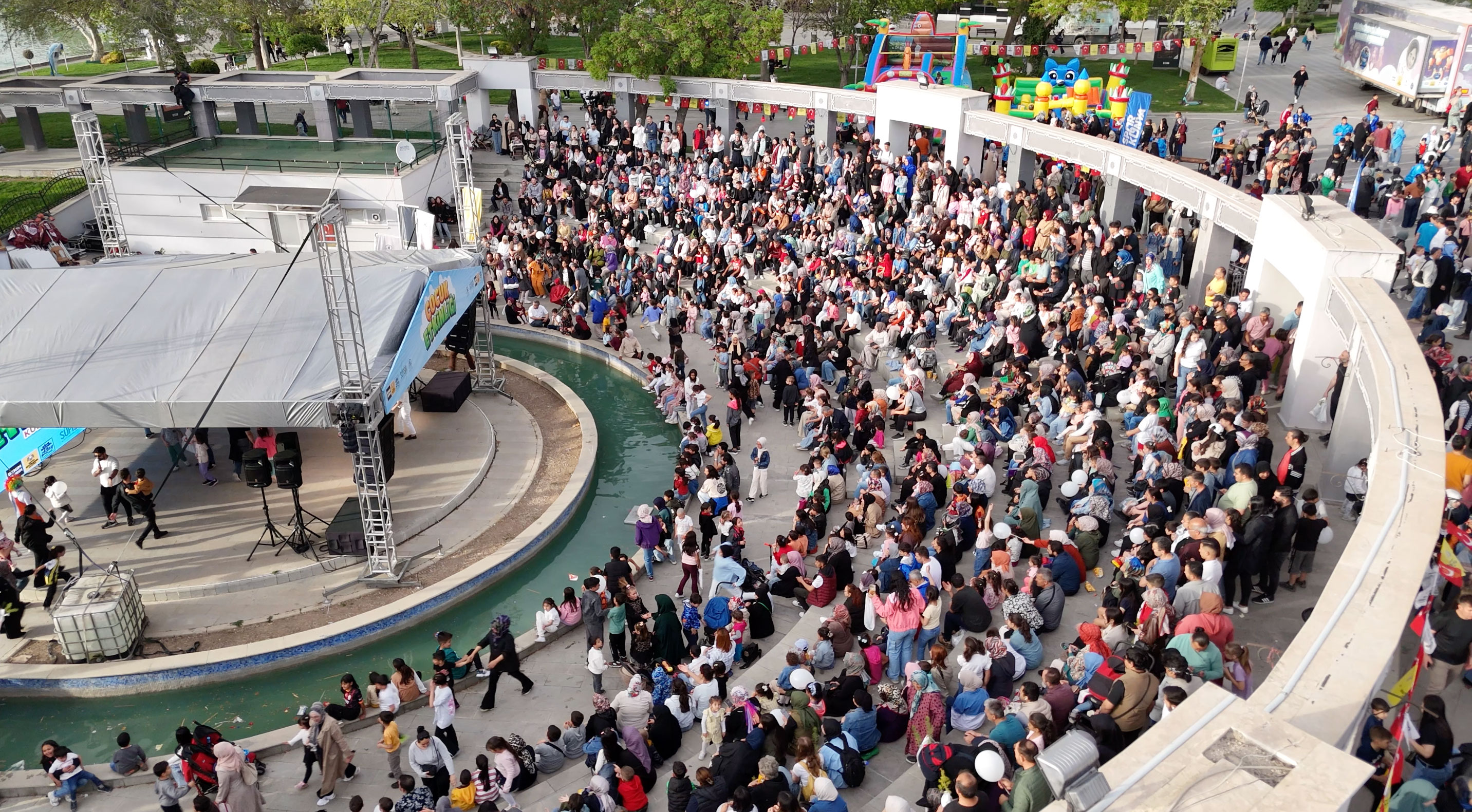 Başkan Altay festivale katılan tüm sanatseverlere teşekkür etti