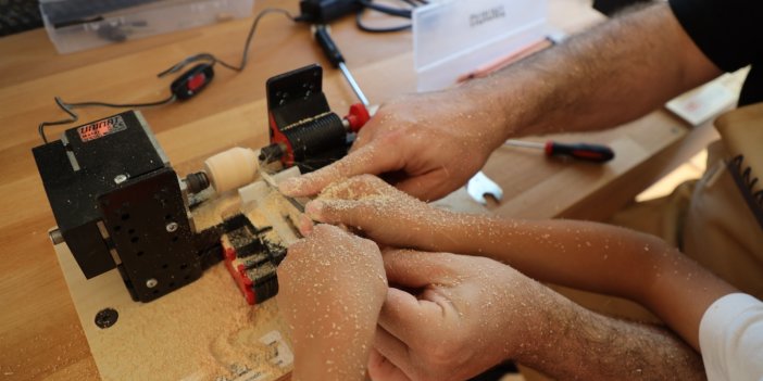 KOMEK’ten “Ahşap Oyuncak Çocuk-Ebeveyn Atölyesi” Etkinliği