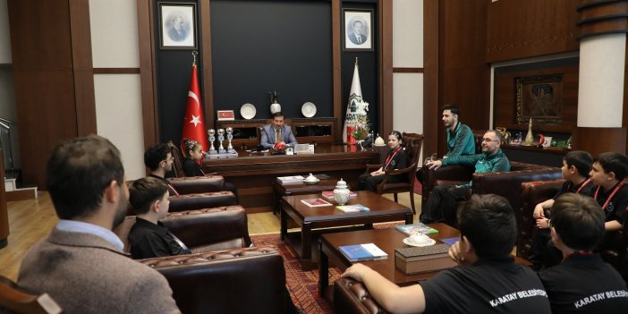 Masa Tenisi’nin şampiyonları Hasan Kılca’yı ziyaret etti