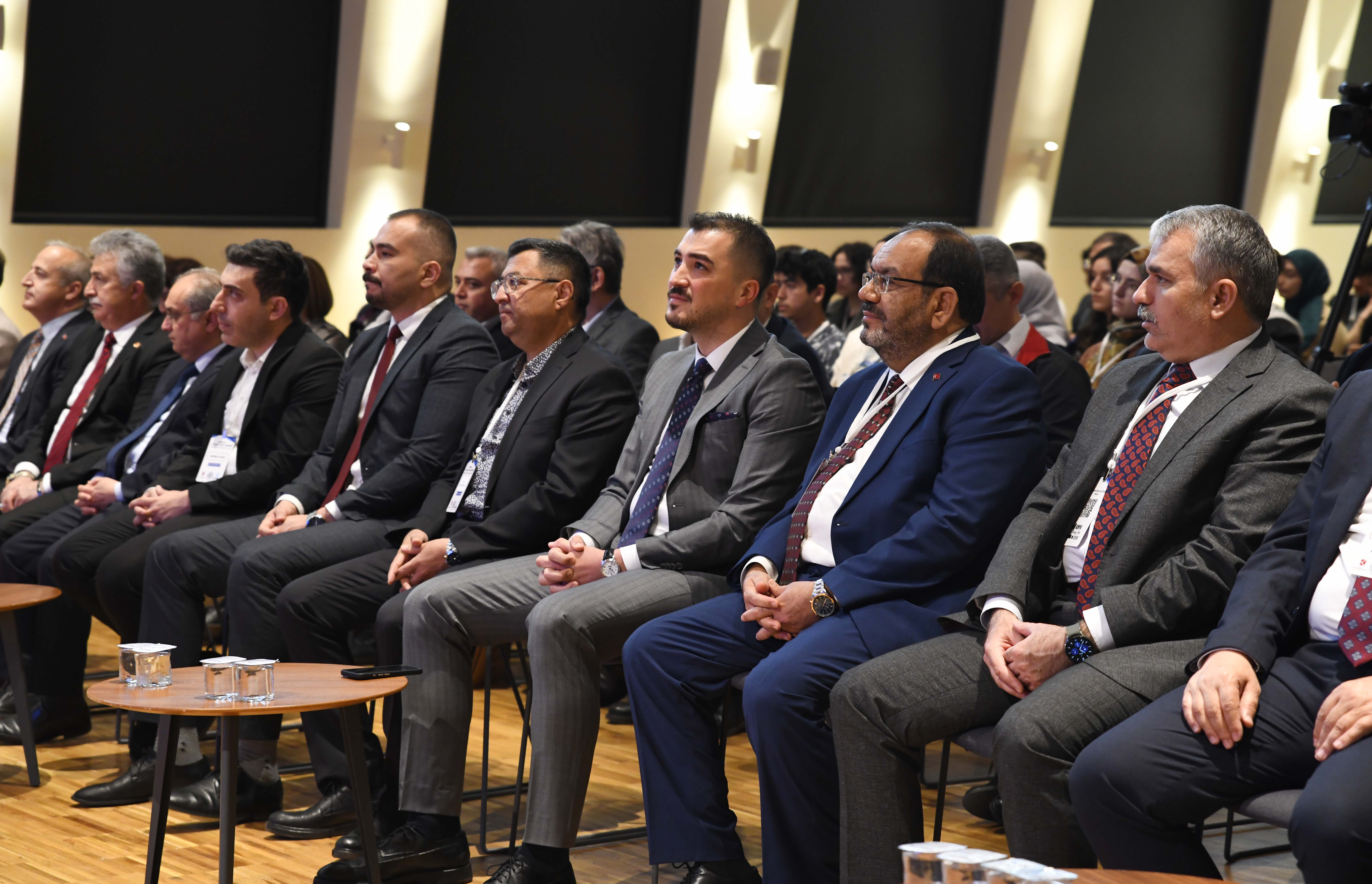 Geleceği Şekillendiren Buluşma: 1. Konya Yapay Zekâ Zirvesi Gerçekleşti