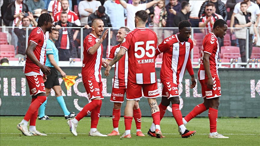 Samsunspor ligi 3. sırada bitirmek istiyor