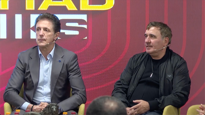 Hagi ve Popescu, Galatasaraylı taraftarlarla buluştu