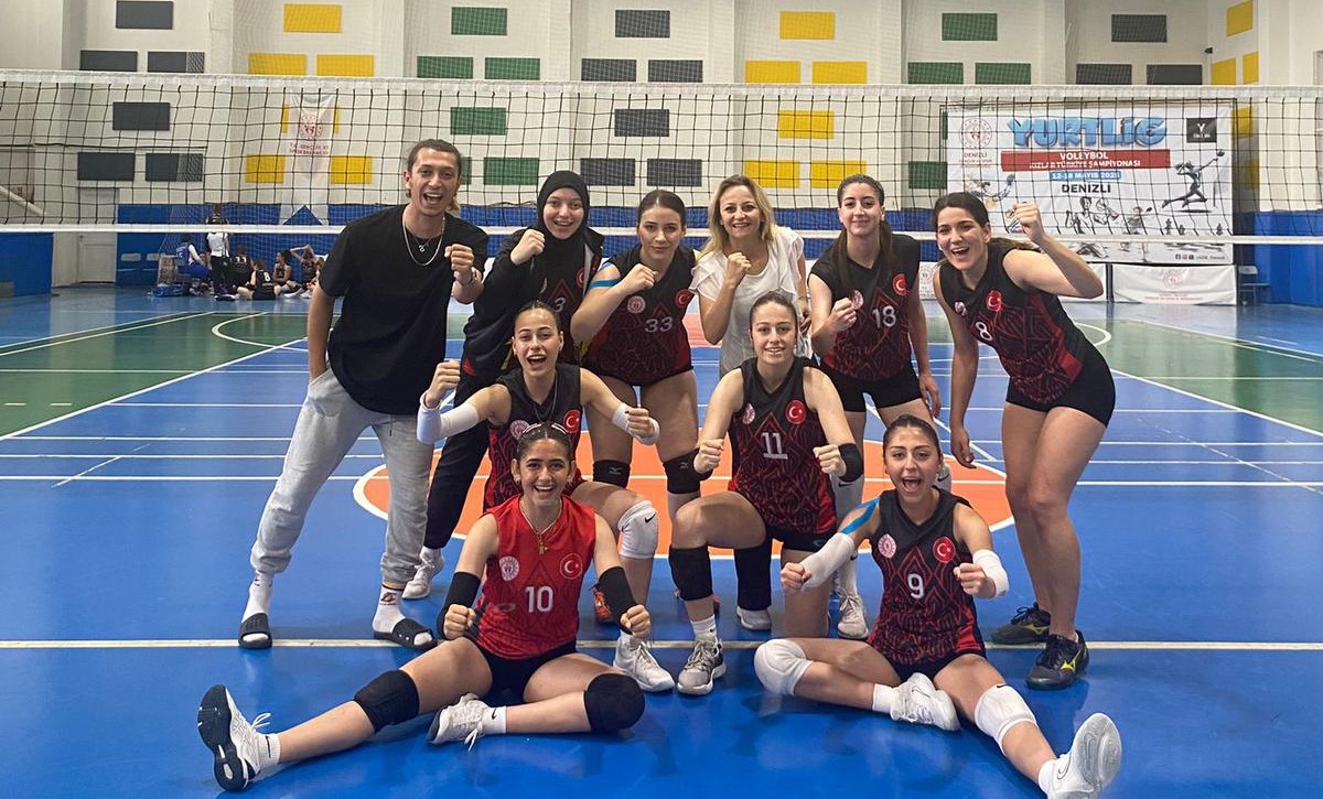 Konya kız voleybol takımı final oynadı