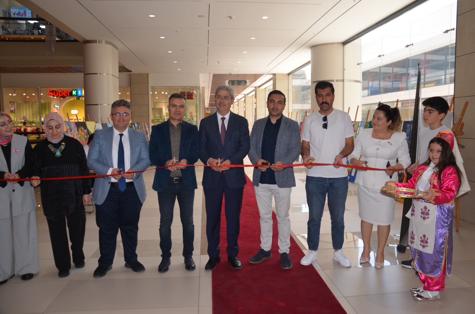 Tedem’li öğrencilerin resim ve ahşap boyama sergisine ilgi yoğundu