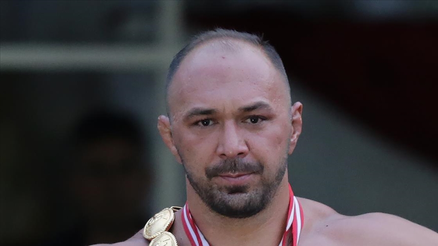 Başpehlivan Ali Gürbüz'den özür mesajı