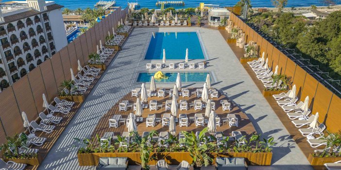 Ferah Feza Tatil Başladı: Bera Alanya Otel 2025 Yazına Kapılarını Açtı!