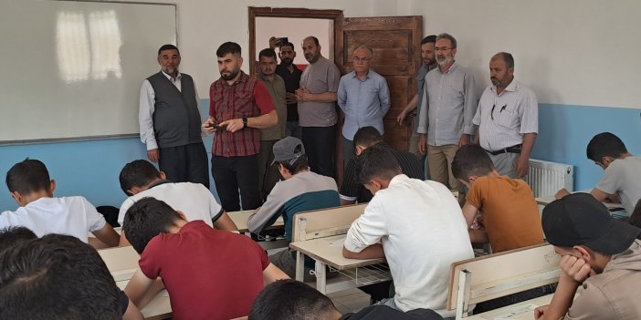 Ümmetin kanayan yaralarına merhem oluyorlar