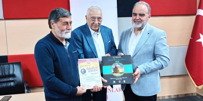 “Bizim sanatlarımız Kur’an’a hizmettir”