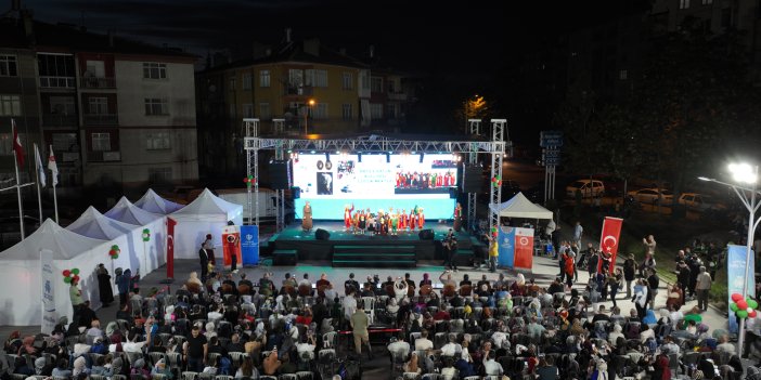 Başkan Ahmet Pekyatırmacı gençlerin mezuniyet sevincine ortak oldu