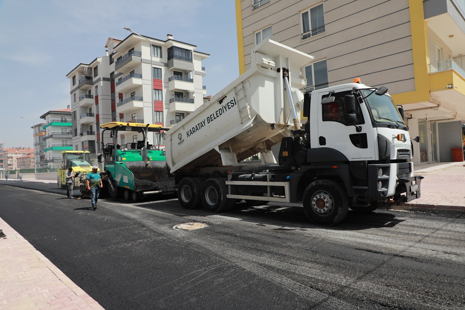 Erenler ve Mengene Mahalleleri’ne sıcak asfalt