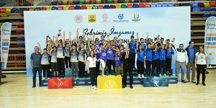 Konya Büyükşehir başarılı gençleri ödüllendirdi