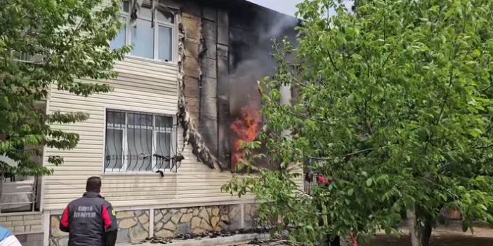 Konya'da iki katlı evde çıkan yangın söndürüldü