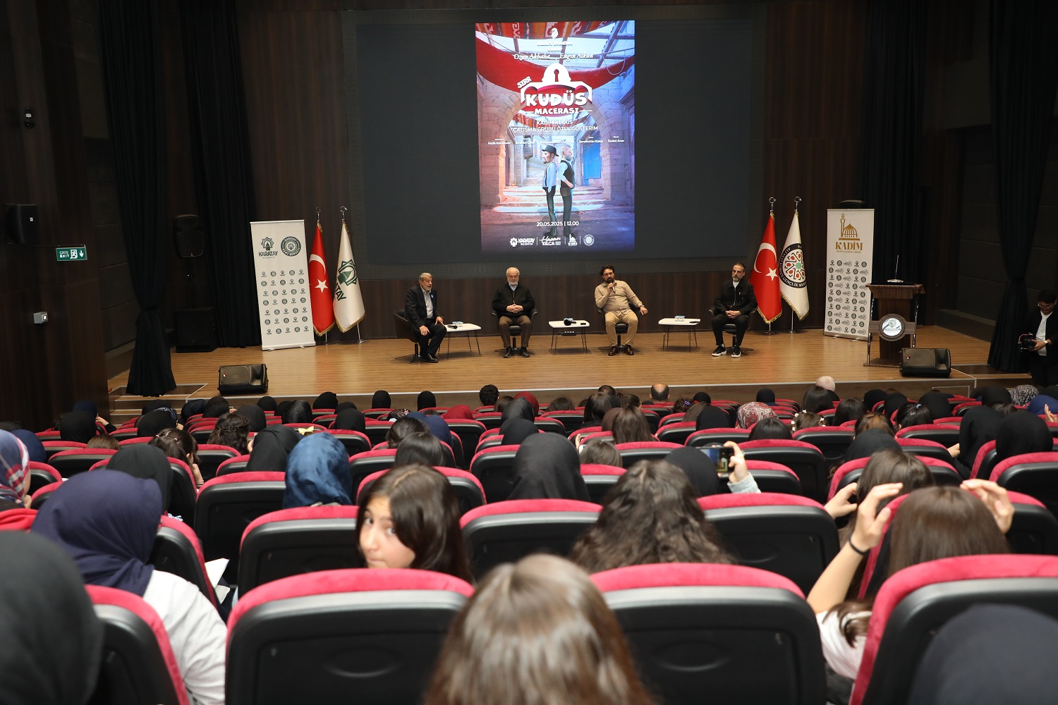 Başkan Kılca, öğrencilerle Kudüs filmini izledi