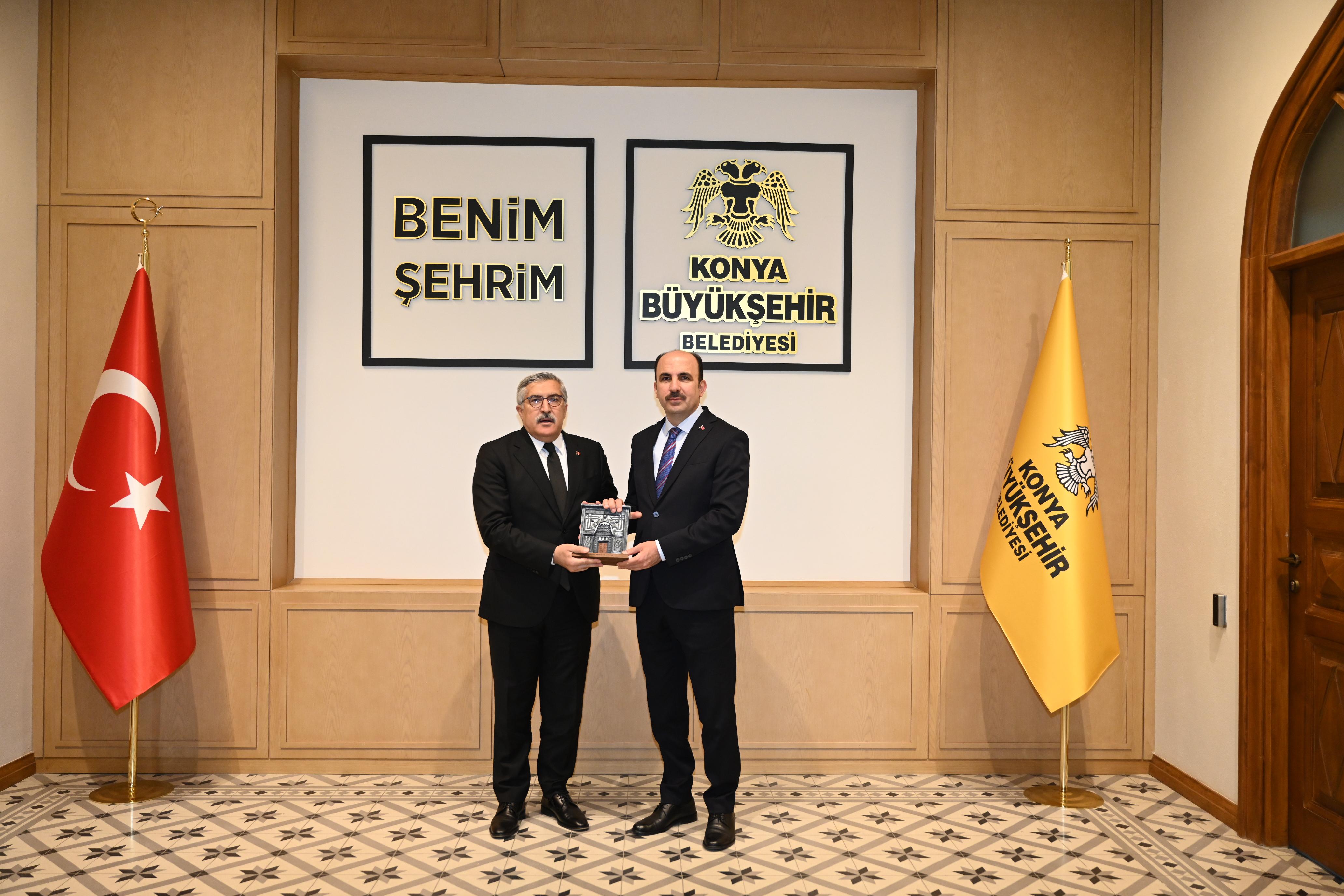 Ak Parti Genel Başkan Yardımcısı Yayman Başkan Altay’ı ziyaret etti