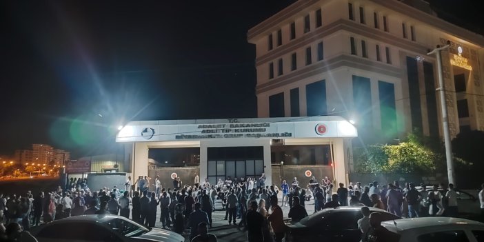 13 katlı apartmanda yangın paniği; Anne ve 3 çocuğu hayatını kaybetti