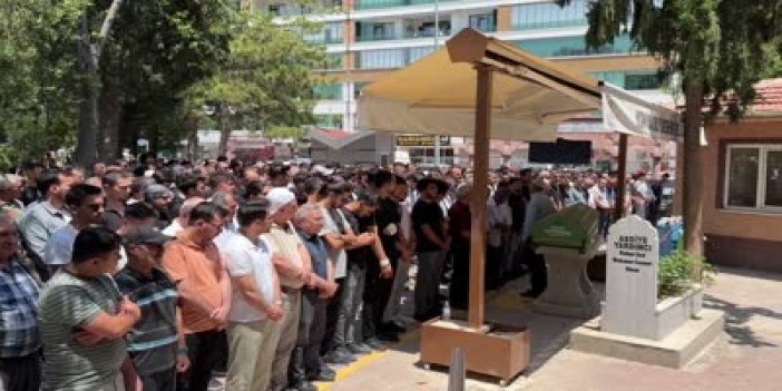 Konya'da trafik kazasında ölen üniversite öğrencisi motokuryenin cenazesi toprağa verildi