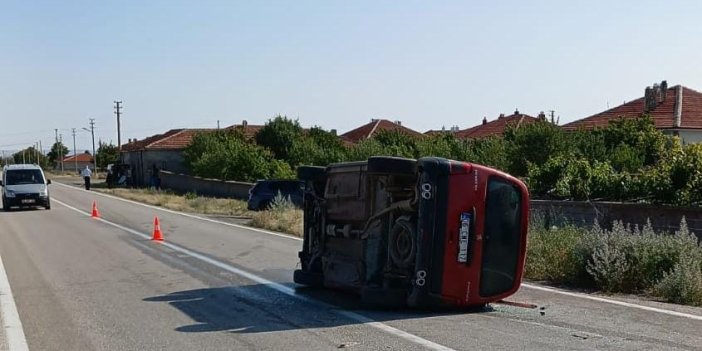 Konya'da hafif ticari aracın devrilmesi sonucu 4 kişi yaralandı