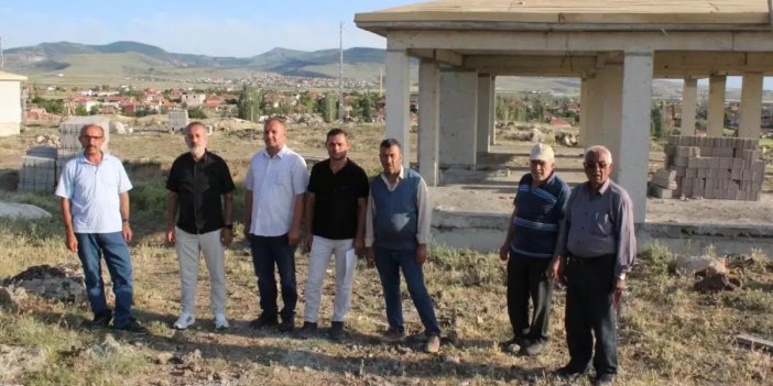 Ev sahibi olmak isteyen 25 köylüyü dolandırdığı öne sürülen müteahhit hakkında suç duyurusu