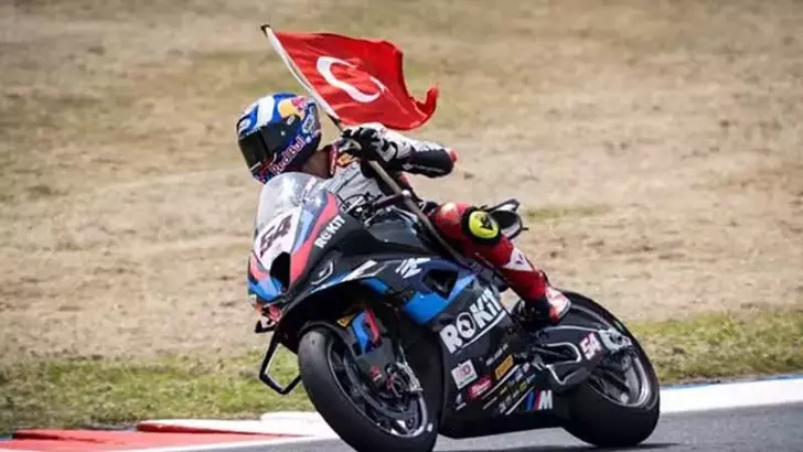 Milli motosikletçi Toprak Razgatlıoğlu, İtalya'da