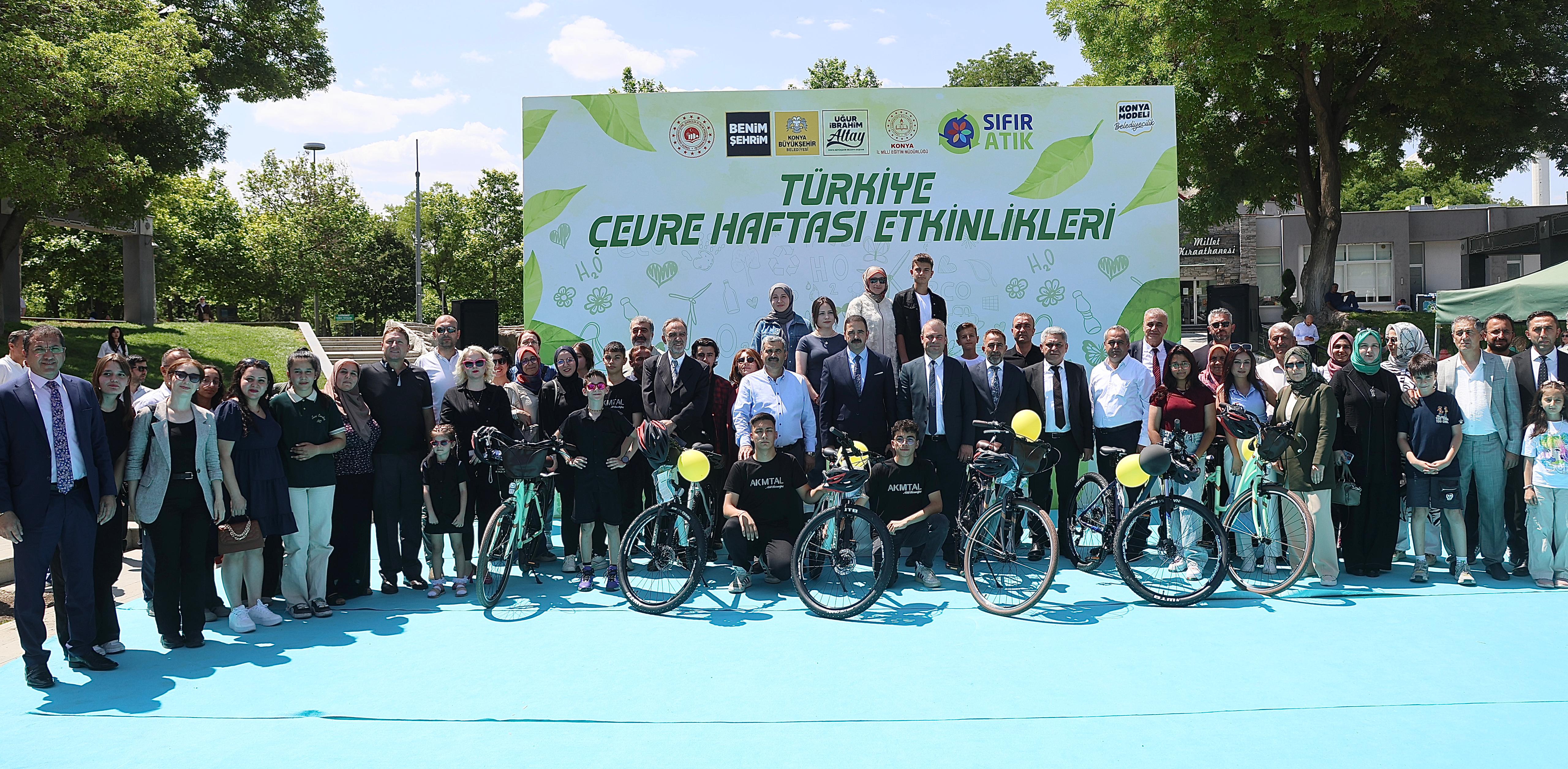 Konya Büyükşehir’in çevre yarışmalarında dereceye giren öğrencilere ödülleri verildi