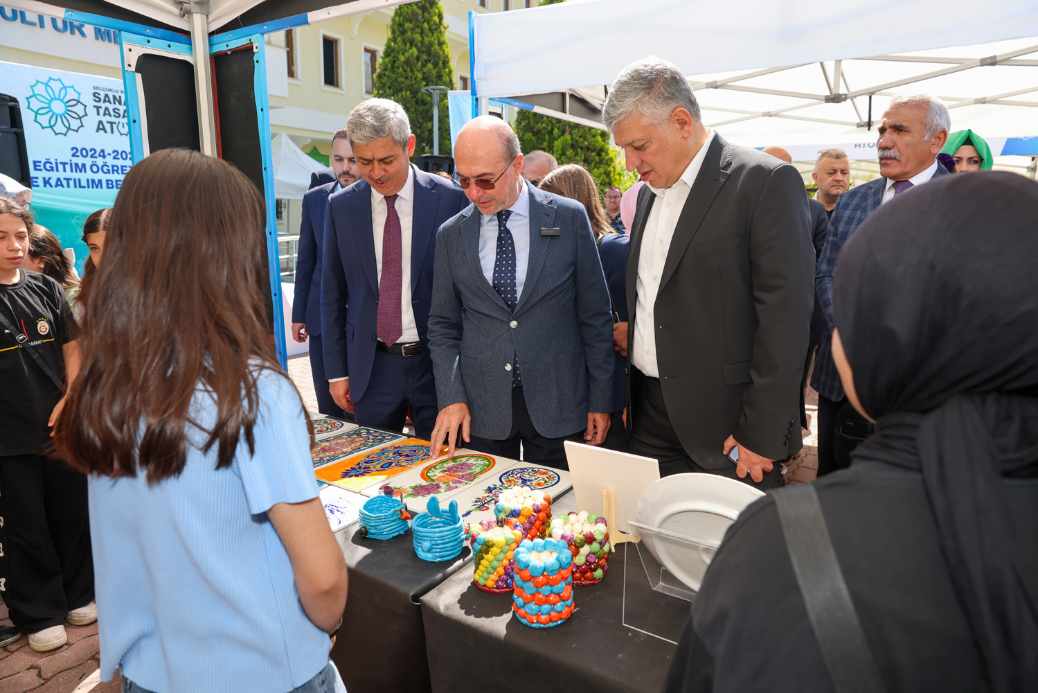 Selçuklu'da göz kamaştıran yıl sonu sergisi
