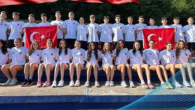 Yüzmede madalya yağmuru