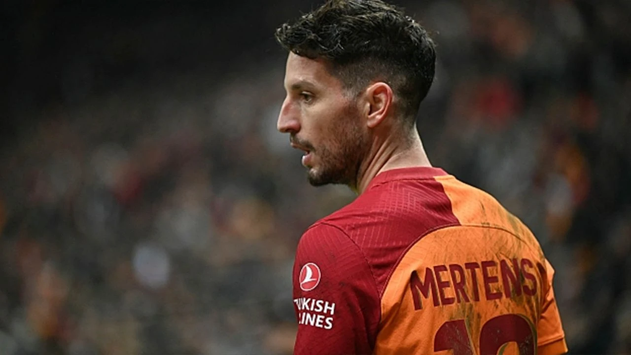 Dries Mertens futbolu bıraktı