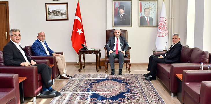 Konyaspor yönetimi Vali İbrahim Akın'ı ziyaret etti