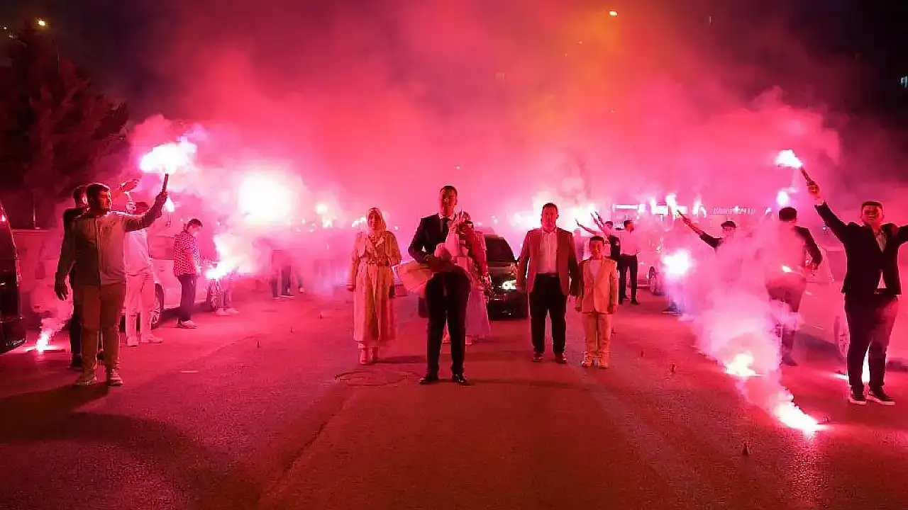 Sosyal medyada tepki çeken kız isteme merasimine emniyet müdahalesi