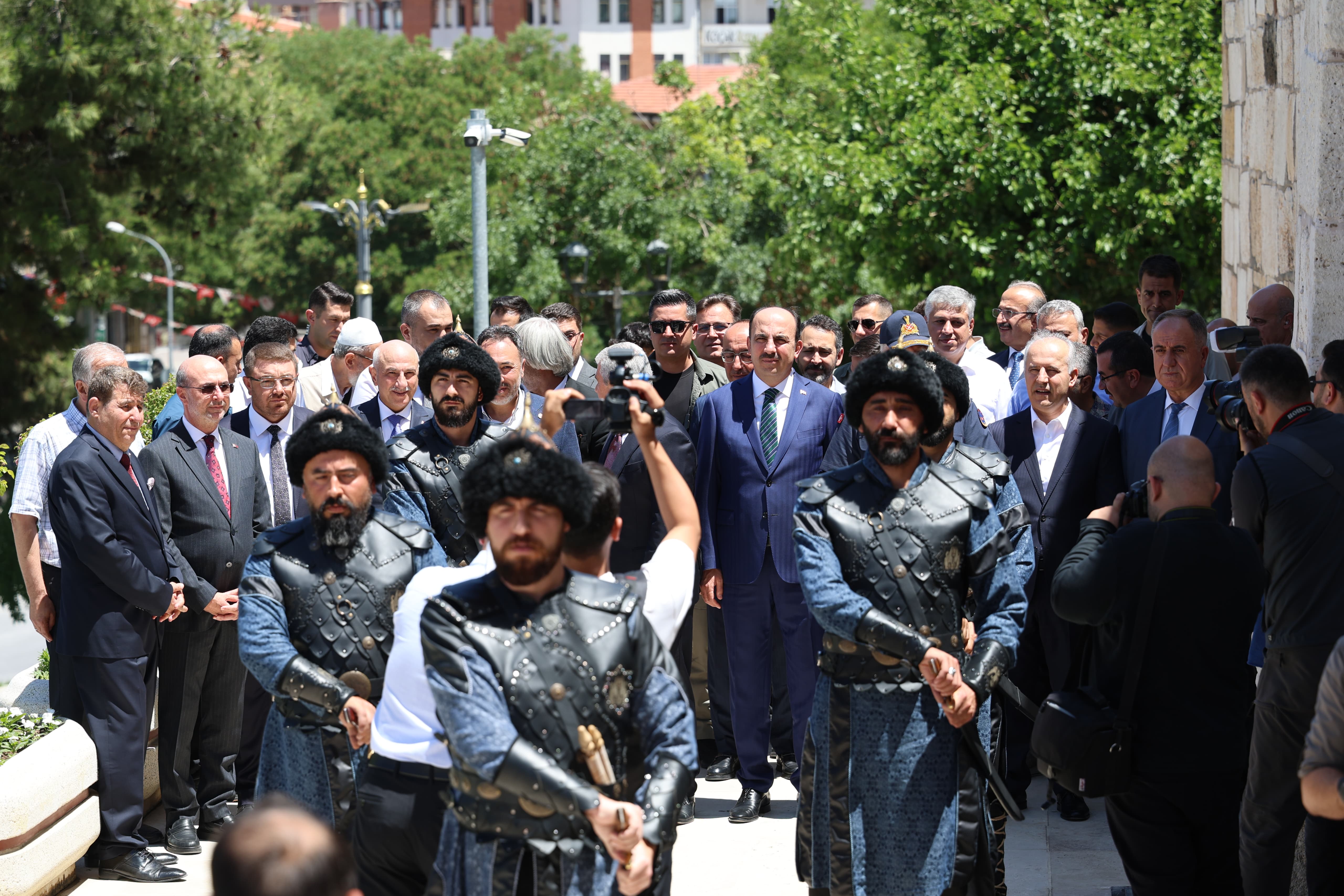 Konya'nın darülmük oluşunun 928. yıl dönümünün kutlamaları başaldı