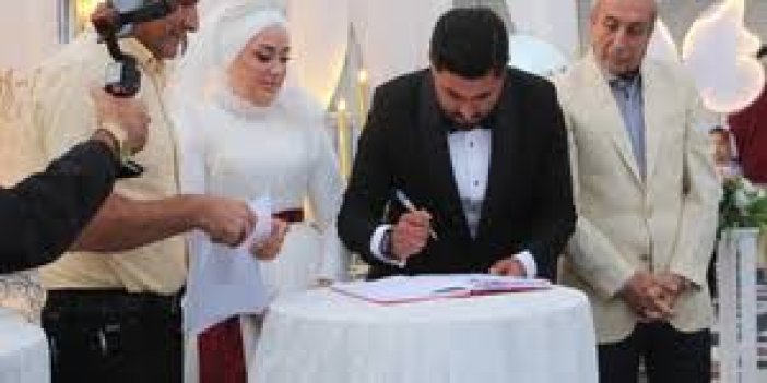 Eski Tarım ve Orman Bakanları Kirişci ve Eker, Konya'da nikah şahidi oldu