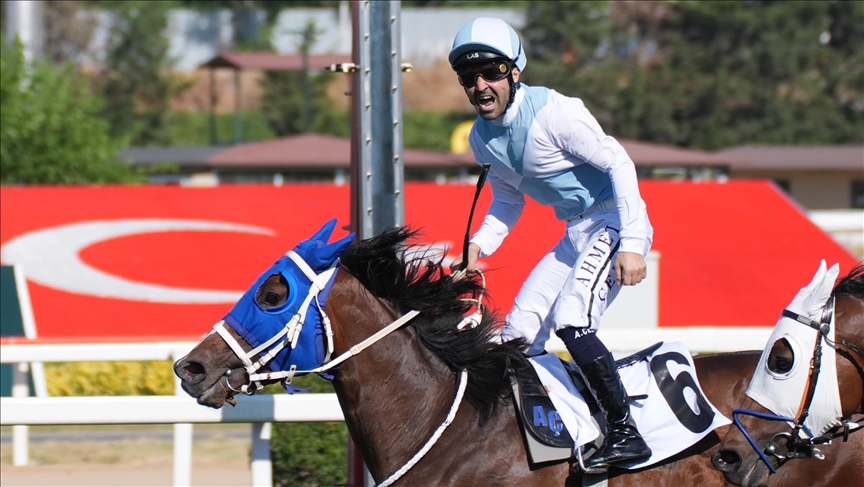 Gazi Koşusu'nu 8. kez kazanan jokey Ahmet Çelik, gözünü rekora dikti