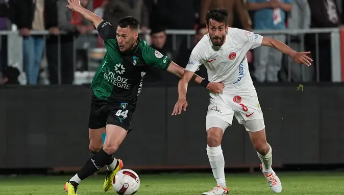 Kocaelispor'da 3 ayrılık birden yaşandı