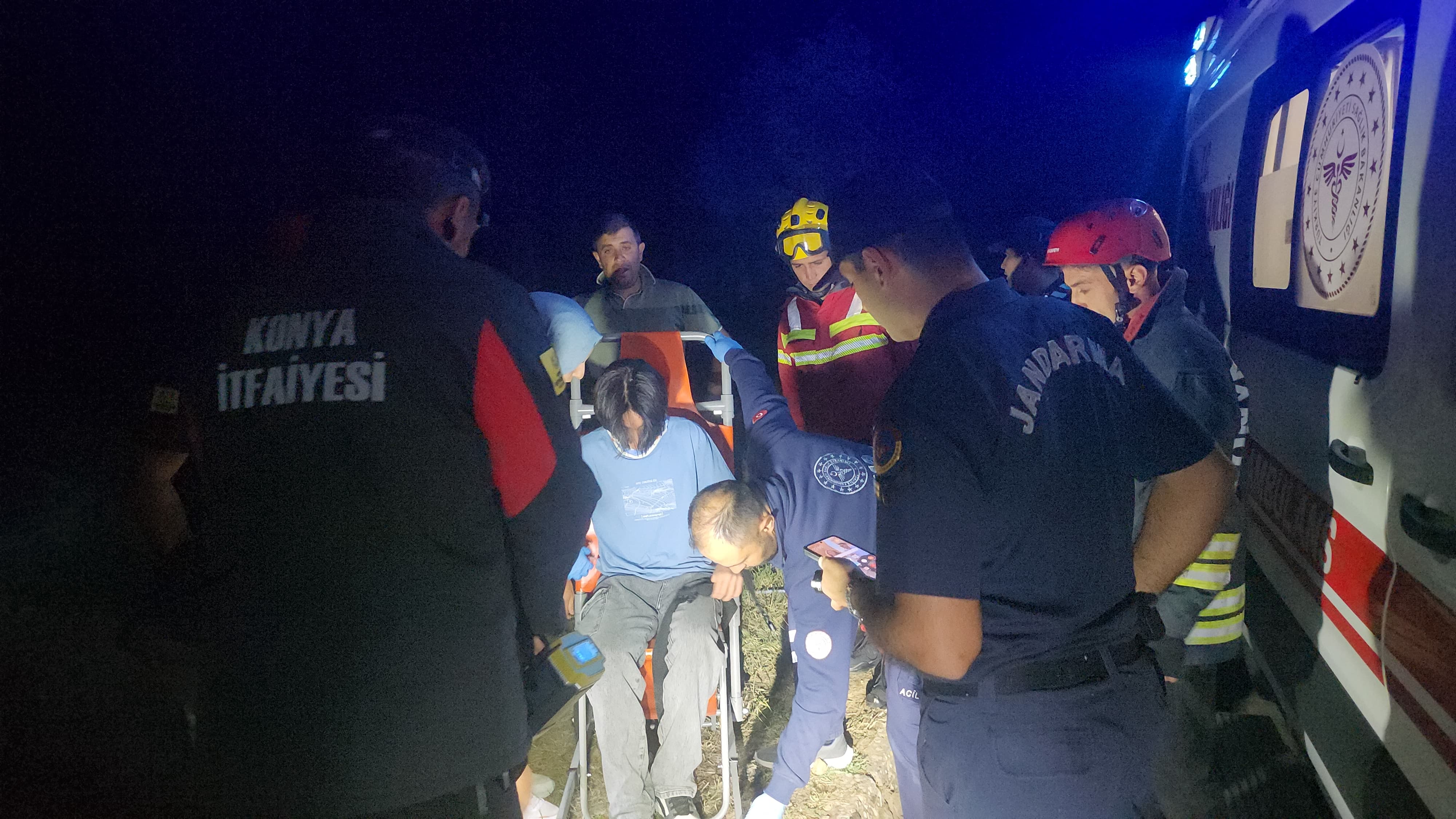 Konya'da kayalıklarda mahsur kalan 2 çocuk kurtarıldı