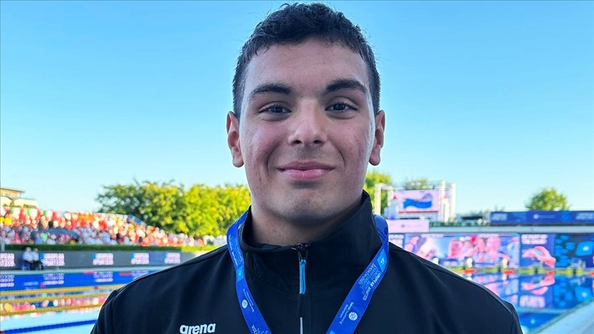 Milli yüzücü Nusrat Allahverdi, gençlerde Avrupa şampiyonu oldu