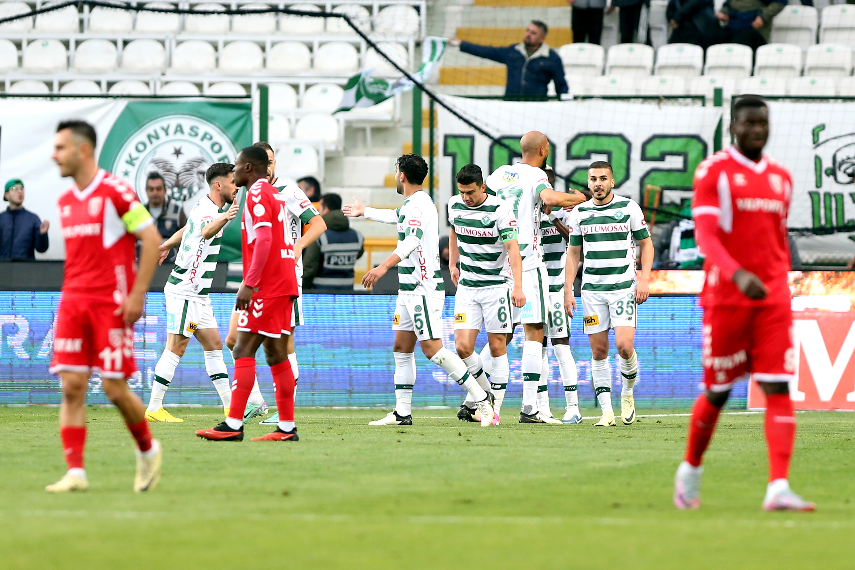Konyaspor'da transfer listesi hazır! Her bölgeye 7 -8 alternatif belirlendi