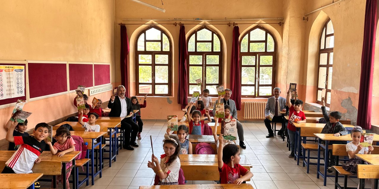 Öğrencilerin yaz tatili kitapları Vakıf’lardan