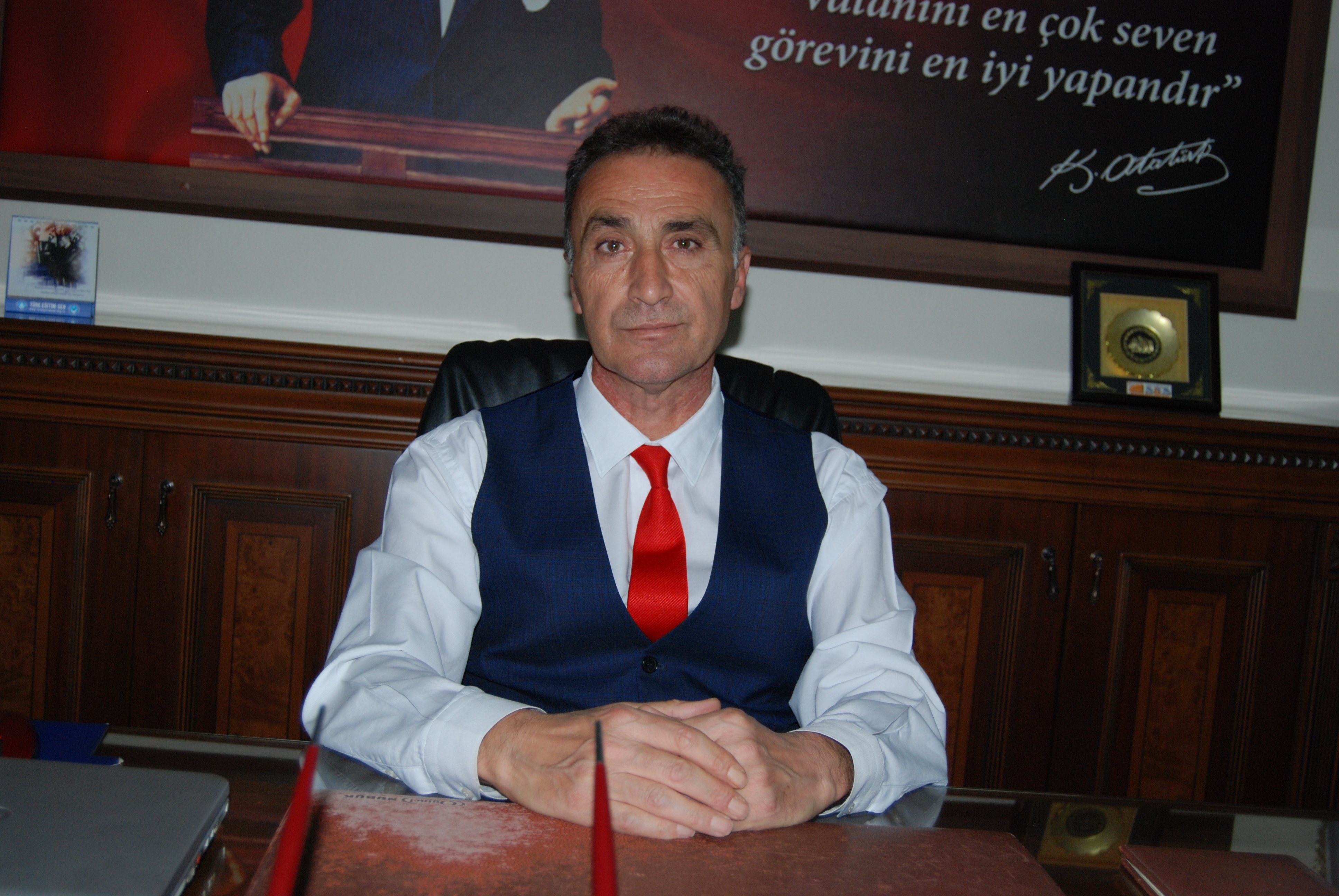 KÖÇ: “Kamu çalışanları alın terinin, emeğinin hakkını istiyor.”