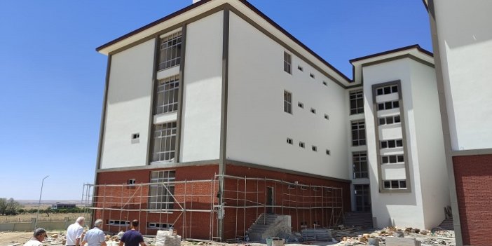 Konya'da bu okul öğrencilerine 10 bin lira burs verecek