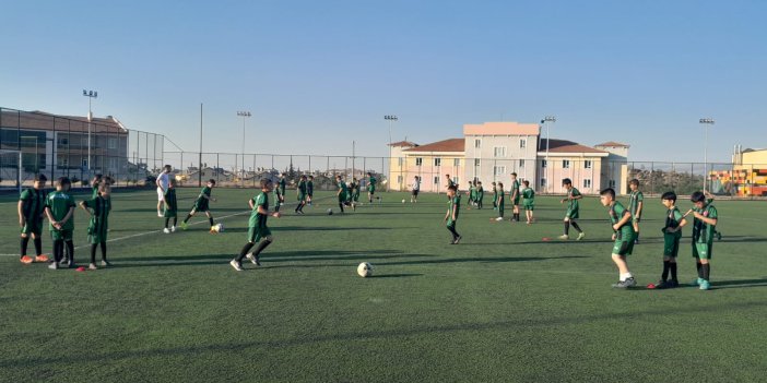 Karapınar Belediyespor'da Yaz Futbol Okulu Heyecanı Devam Ediyor
