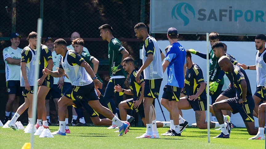 Fenerbahçe, futbol takımının kalitesini artırmak için çalışıyor