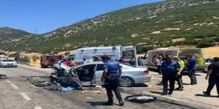 Isparta'da iki otomobil çarpıştı, 1 kişi öldü, 9 kişi yaralandı