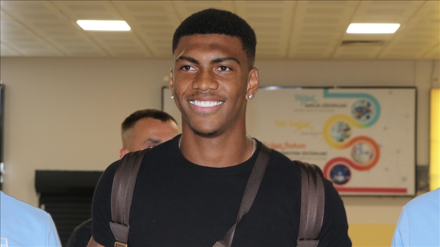 Trabzonspor, Brezilyalı futbolcu Filipe Augusto ile 4+1 yıllık sözleşme imzaladı