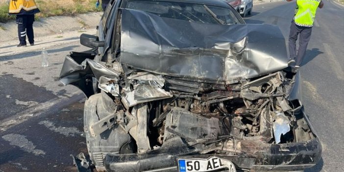 Konya'da iki otomobilin çarpışması sonucu 7 kişi yaralandı