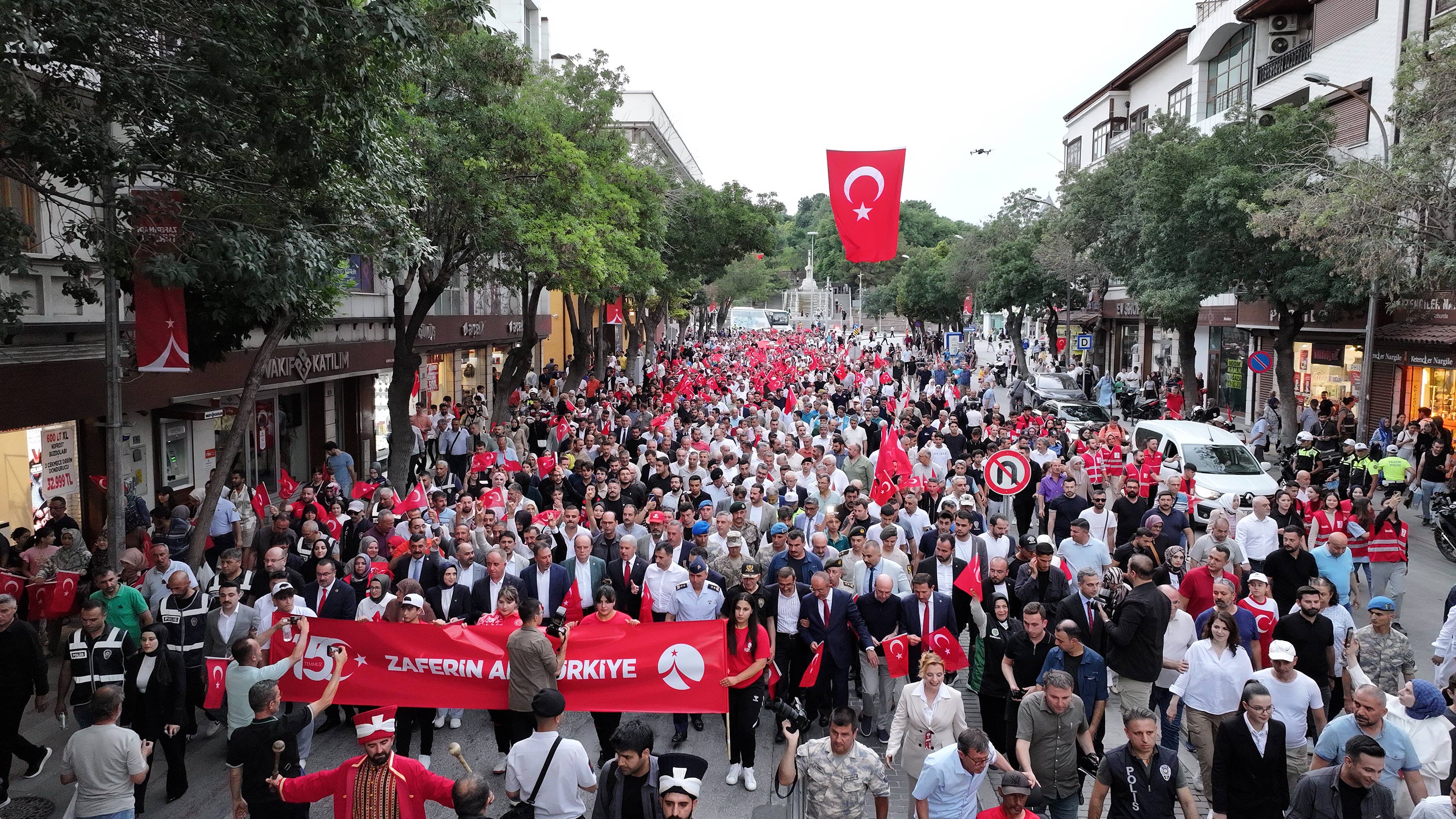 15 Temmuz'un 9. yılında Konyalılar Mevlana Meydanı'nda buluştu