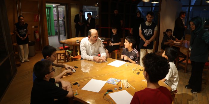 Başkan Altay, Konya Bilim Merkezi’nin yaz bilim kamplarına katılan çocuklarla buluştu