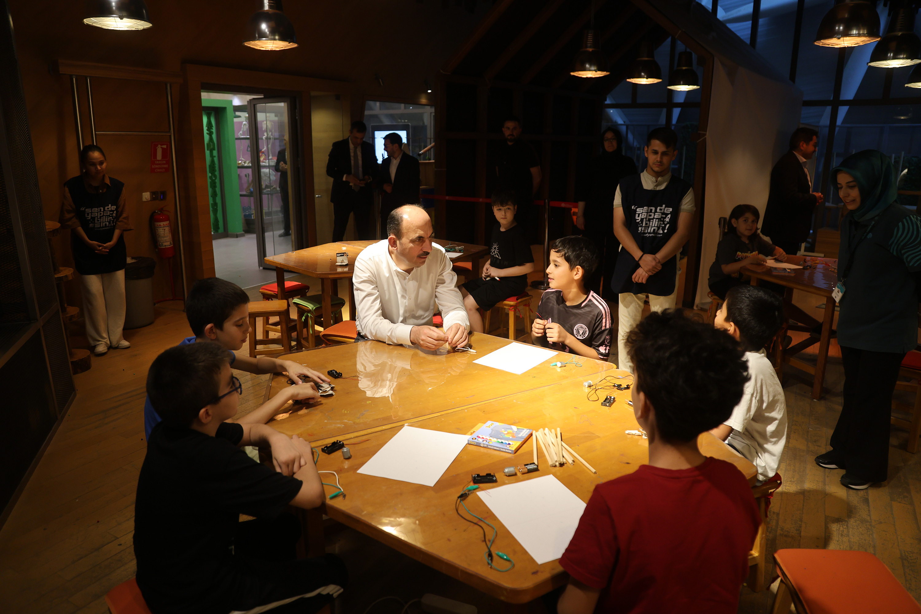 Başkan Altay, Konya Bilim Merkezi’nde çocuklarla buluştu