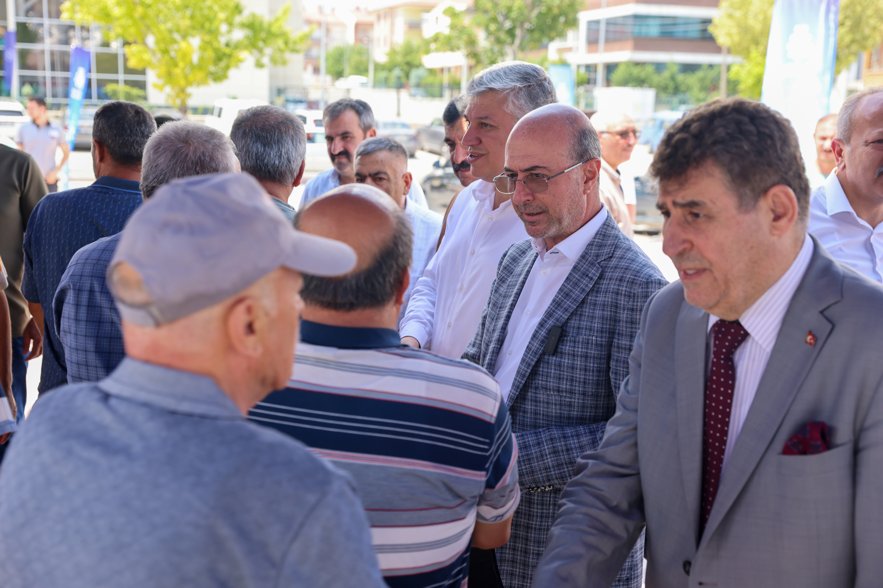 Başkan Pekyatırmacı, "Tüm vatandaşlarımızın ihtiyaçlarını dikkate alarak hizmet üretiyoruz"