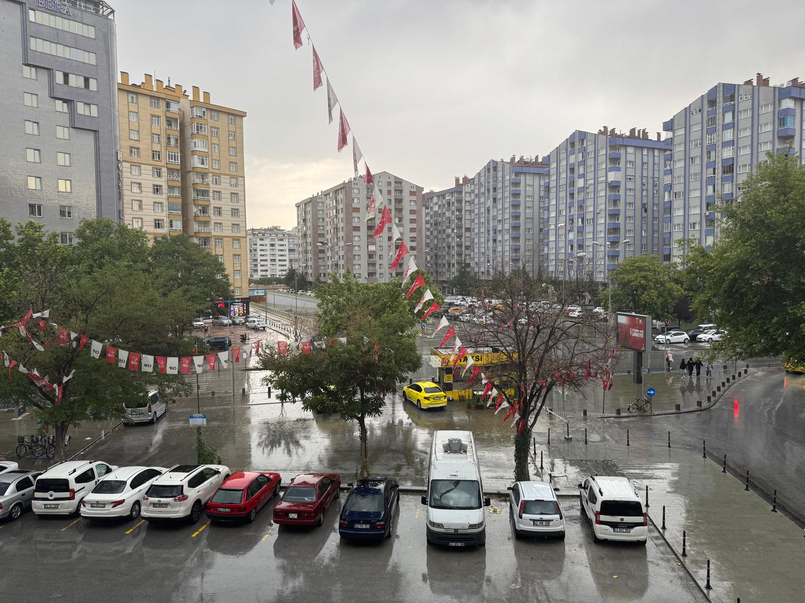 Konya'da beklenen yağmur başladı Devam edecek mi?